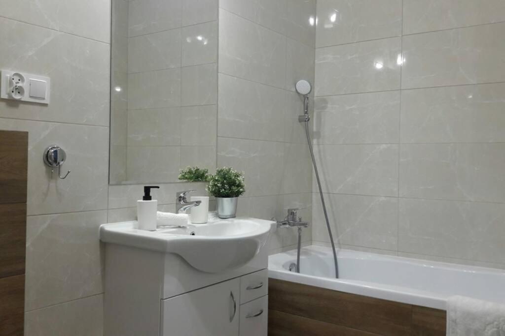 Lux Apartment Close To Medicover And Paley ワルシャワ エクステリア 写真